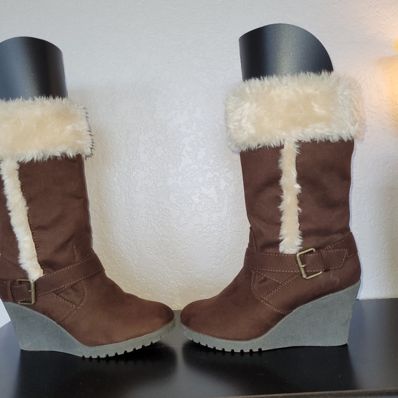 American Eagle Brown Faux Fur Wedge Boots - Picture 3 of 6